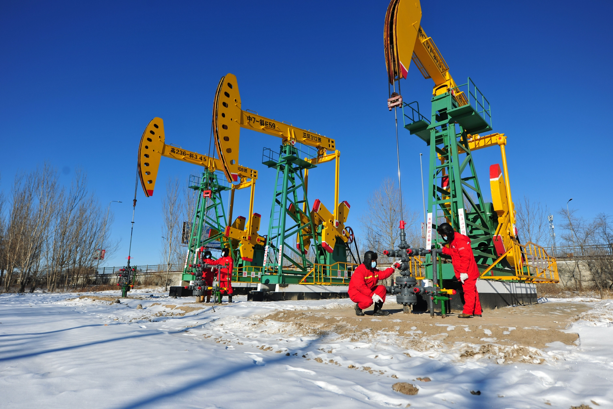 Case study of wax prevention and viscosity reduction